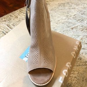 TOMS Women's Majorca Peep Toe